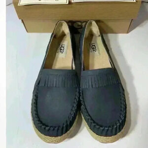 UGG Australia Women's Marrah Moccasin Size 8 Navy Blue - worn twice